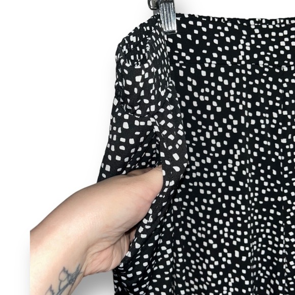 AVENUE Super Stretch Abstract Polka Dot Black White Pull On Ankle Pants 26 28 - Picture 4 of 8